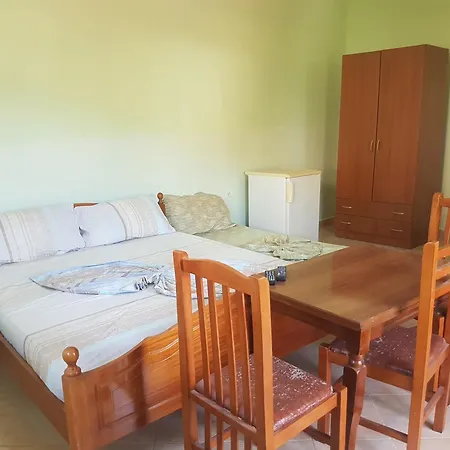Hétvégi ház Telo Shehu Holiday *